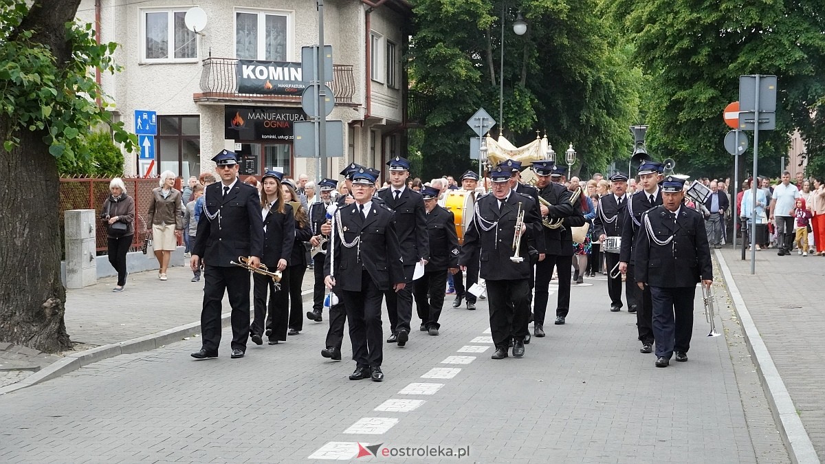 Procesja Bożego Ciała w sanktuarium pw. św. Antoniego Padewskiego w Ostrołęce [04.06.2026] - zdjęcie #141 - eOstroleka.pl