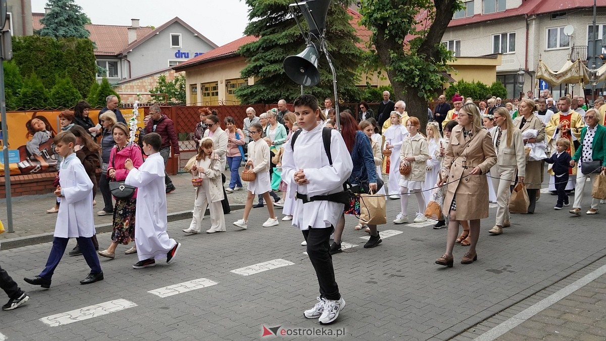 Procesja Bożego Ciała w sanktuarium pw. św. Antoniego Padewskiego w Ostrołęce [04.06.2026] - zdjęcie #139 - eOstroleka.pl