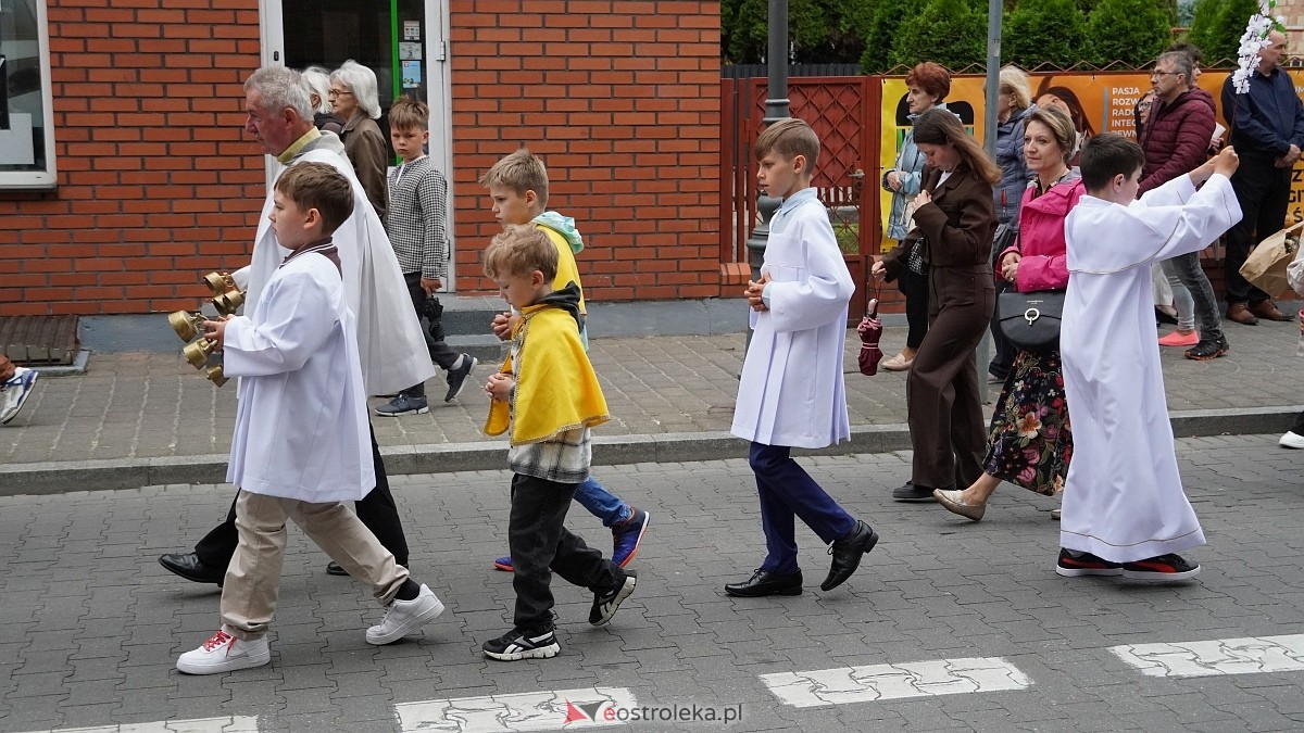 Procesja Bożego Ciała w sanktuarium pw. św. Antoniego Padewskiego w Ostrołęce [04.06.2026] - zdjęcie #138 - eOstroleka.pl