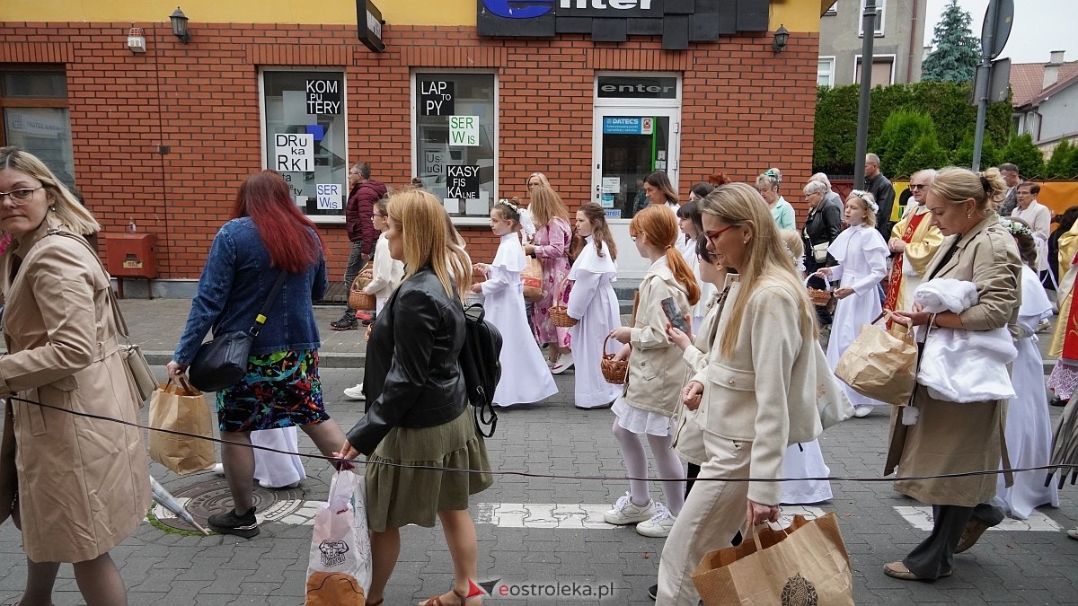 Procesja Bożego Ciała w sanktuarium pw. św. Antoniego Padewskiego w Ostrołęce [04.06.2026] - zdjęcie #133 - eOstroleka.pl