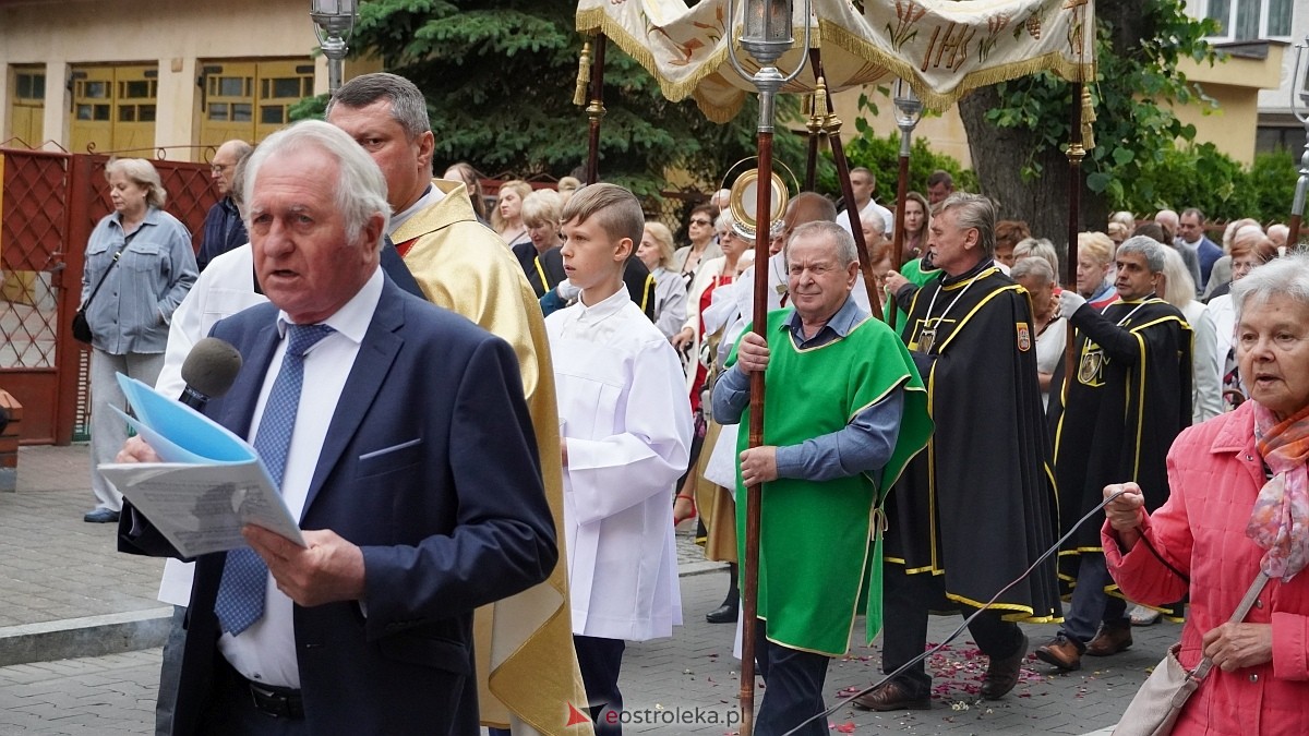 Procesja Bożego Ciała w sanktuarium pw. św. Antoniego Padewskiego w Ostrołęce [04.06.2026] - zdjęcie #130 - eOstroleka.pl