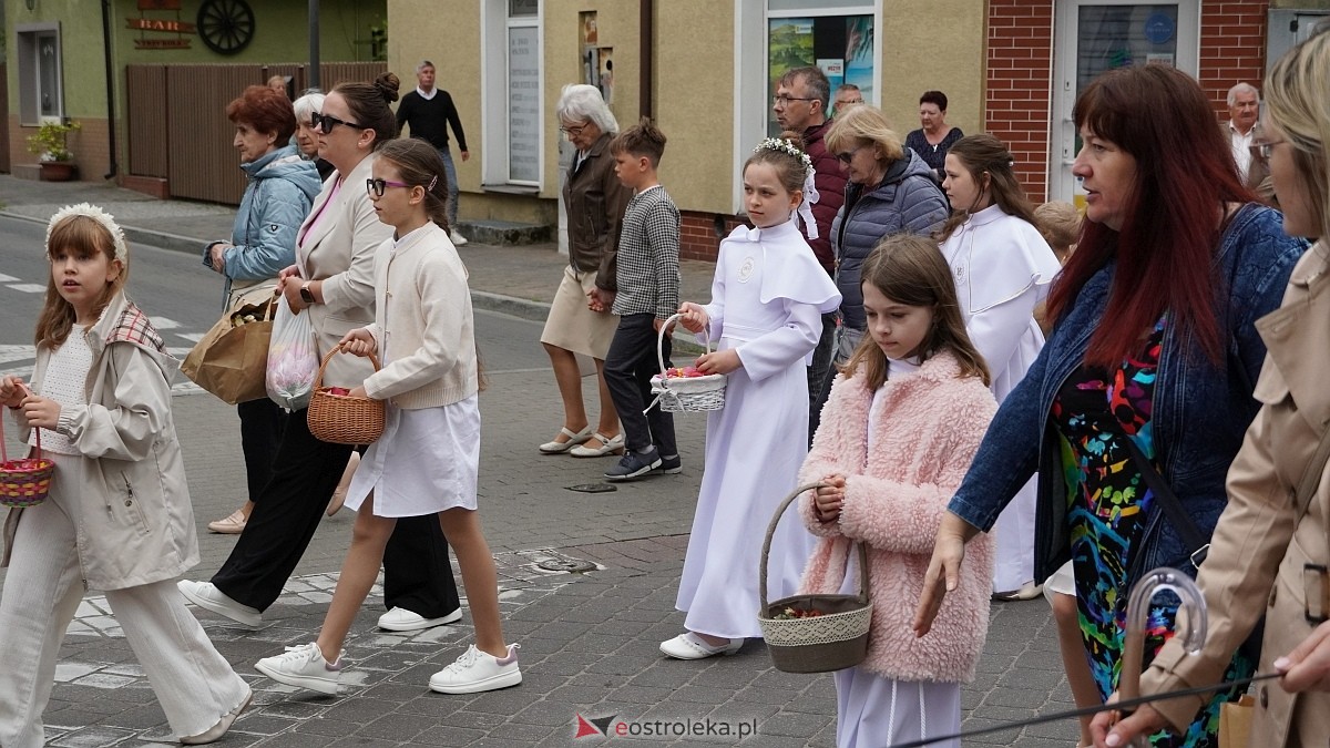 Procesja Bożego Ciała w sanktuarium pw. św. Antoniego Padewskiego w Ostrołęce [04.06.2026] - zdjęcie #125 - eOstroleka.pl