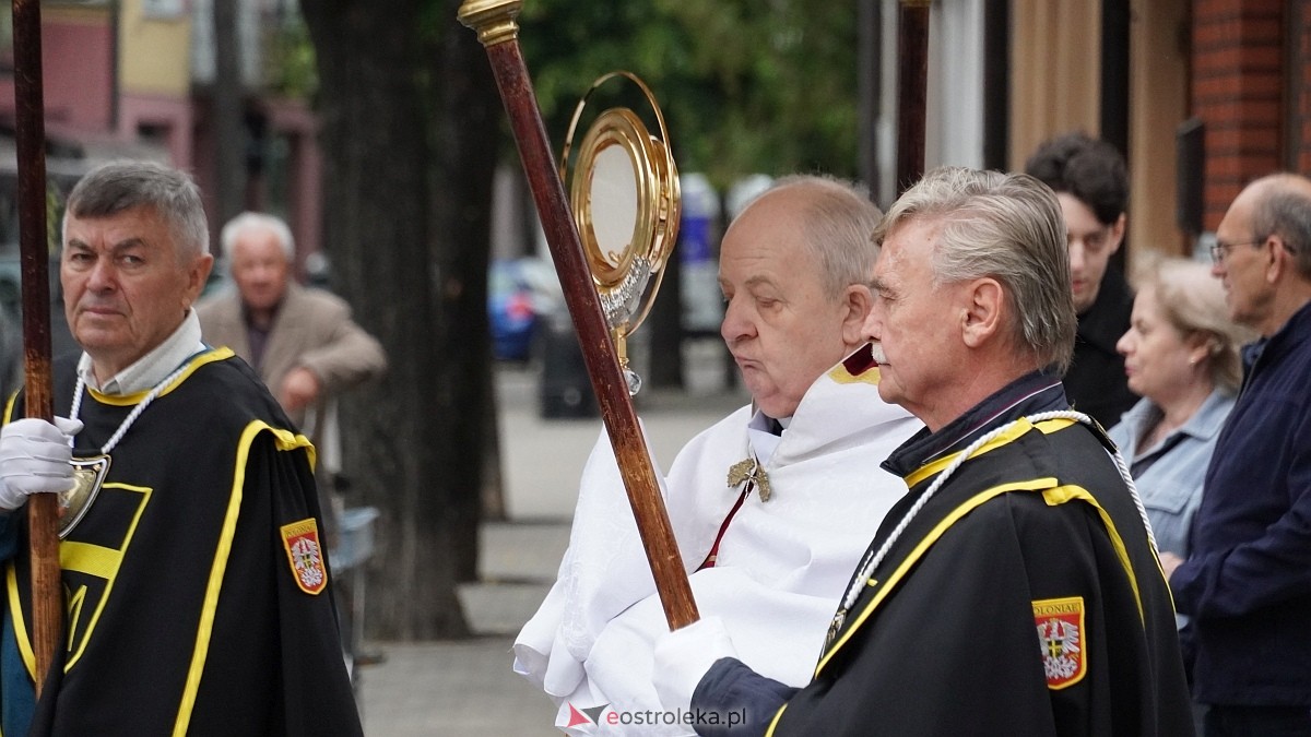Procesja Bożego Ciała w sanktuarium pw. św. Antoniego Padewskiego w Ostrołęce [04.06.2026] - zdjęcie #120 - eOstroleka.pl