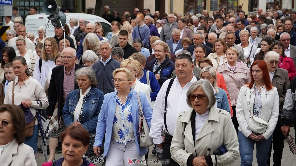 Procesja Bożego Ciała w sanktuarium pw. św. Antoniego Padewskiego w Ostrołęce [04.06.2026] - zdjęcie #116 - eOstroleka.pl