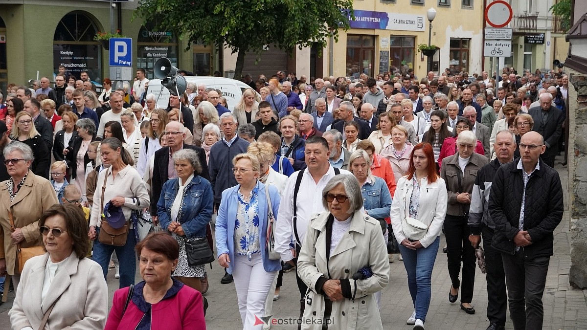 Procesja Bożego Ciała w sanktuarium pw. św. Antoniego Padewskiego w Ostrołęce [04.06.2026] - zdjęcie #115 - eOstroleka.pl