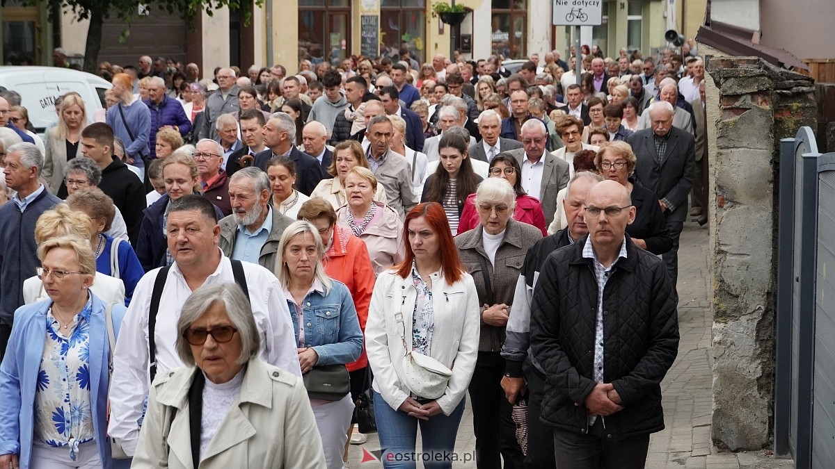 Procesja Bożego Ciała w sanktuarium pw. św. Antoniego Padewskiego w Ostrołęce [04.06.2026] - zdjęcie #114 - eOstroleka.pl