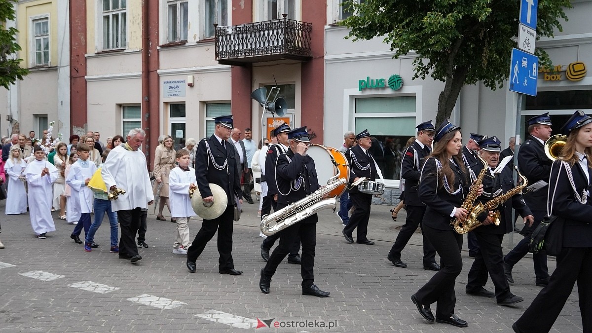 Procesja Bożego Ciała w sanktuarium pw. św. Antoniego Padewskiego w Ostrołęce [04.06.2026] - zdjęcie #101 - eOstroleka.pl
