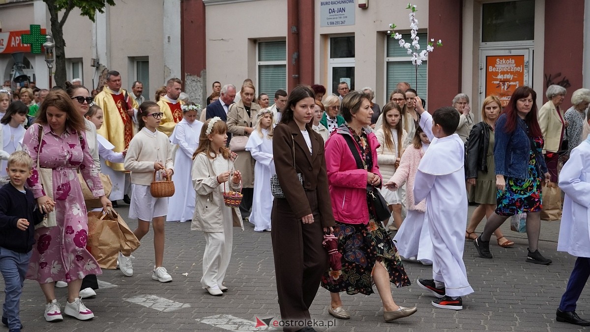 Procesja Bożego Ciała w sanktuarium pw. św. Antoniego Padewskiego w Ostrołęce [04.06.2026] - zdjęcie #97 - eOstroleka.pl