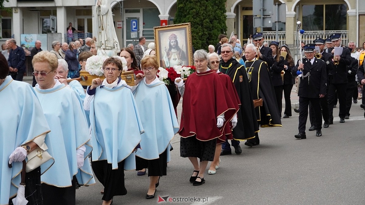 Procesja Bożego Ciała w sanktuarium pw. św. Antoniego Padewskiego w Ostrołęce [04.06.2026] - zdjęcie #80 - eOstroleka.pl