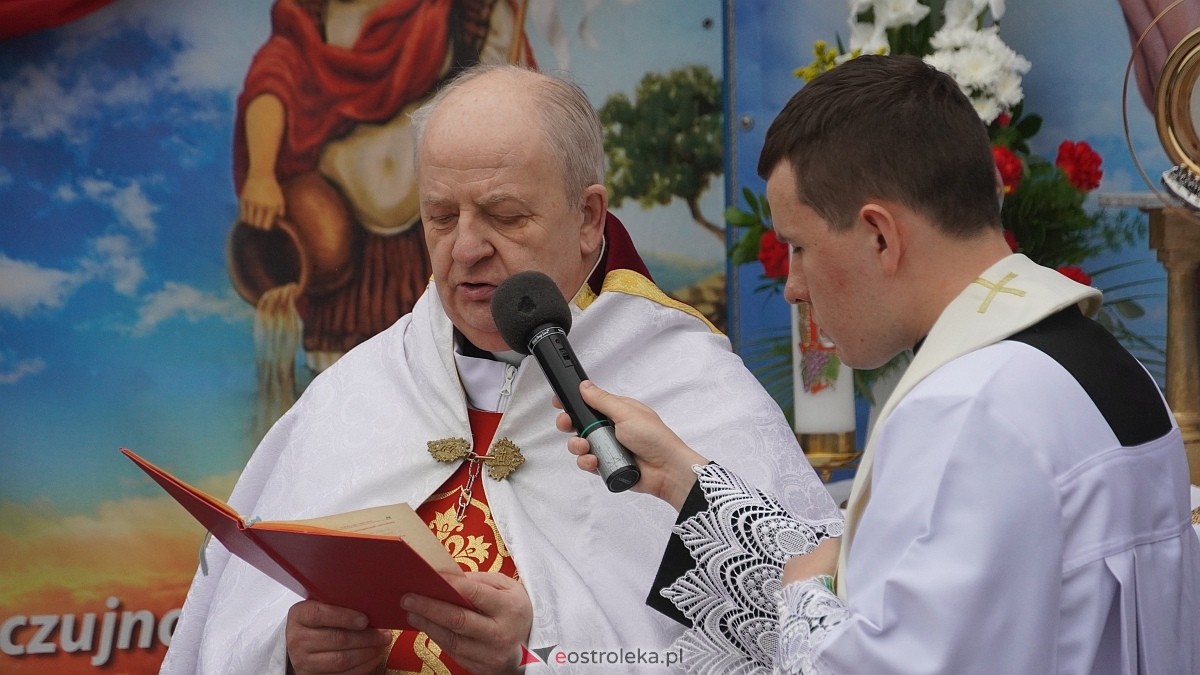 Procesja Bożego Ciała w sanktuarium pw. św. Antoniego Padewskiego w Ostrołęce [04.06.2026] - zdjęcie #77 - eOstroleka.pl