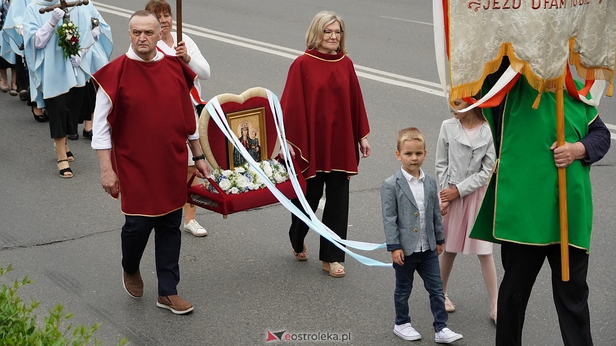 Procesja Bożego Ciała w sanktuarium pw. św. Antoniego Padewskiego w Ostrołęce [04.06.2026] - zdjęcie #65 - eOstroleka.pl