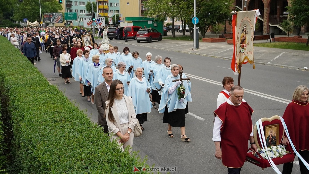 Procesja Bożego Ciała w sanktuarium pw. św. Antoniego Padewskiego w Ostrołęce [04.06.2026] - zdjęcie #63 - eOstroleka.pl