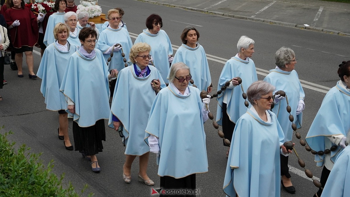 Procesja Bożego Ciała w sanktuarium pw. św. Antoniego Padewskiego w Ostrołęce [04.06.2026] - zdjęcie #61 - eOstroleka.pl