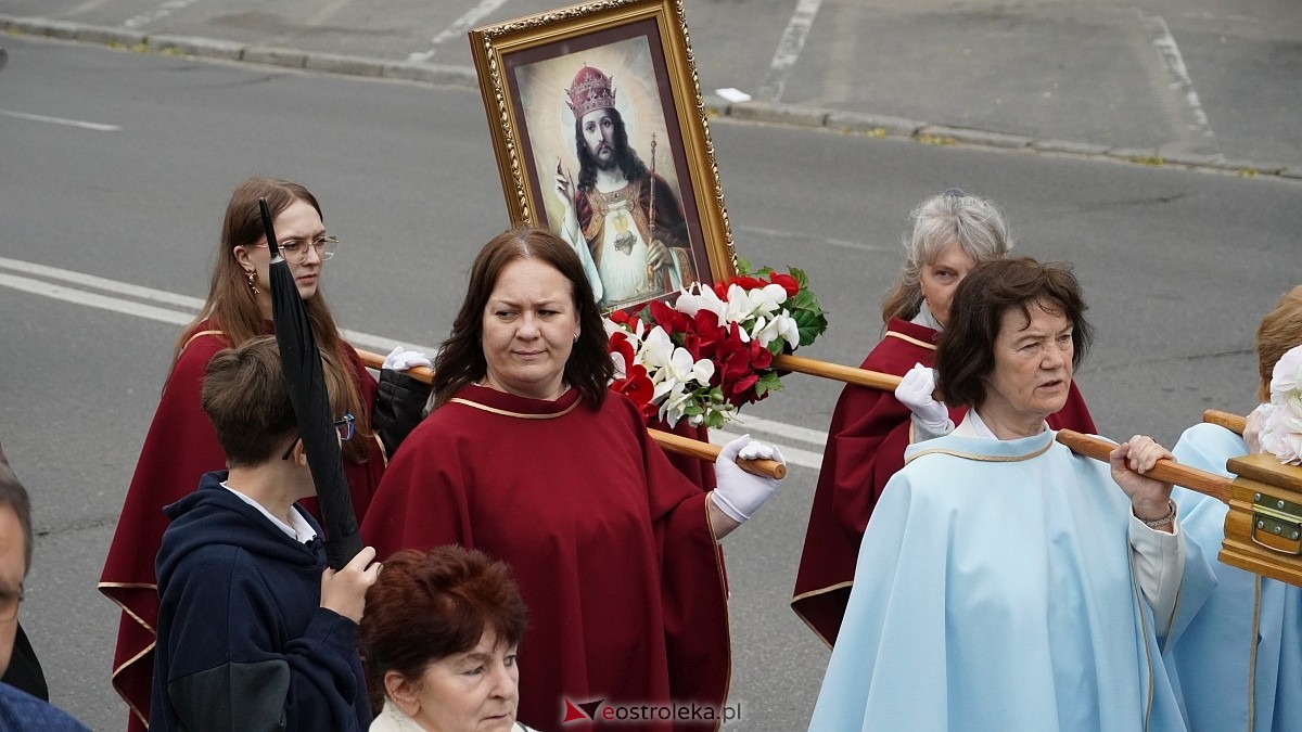 Procesja Bożego Ciała w sanktuarium pw. św. Antoniego Padewskiego w Ostrołęce [04.06.2026] - zdjęcie #59 - eOstroleka.pl