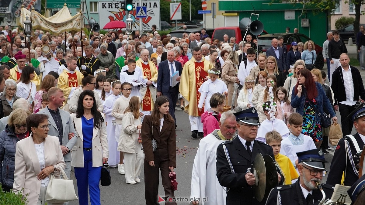 Procesja Bożego Ciała w sanktuarium pw. św. Antoniego Padewskiego w Ostrołęce [04.06.2026] - zdjęcie #54 - eOstroleka.pl