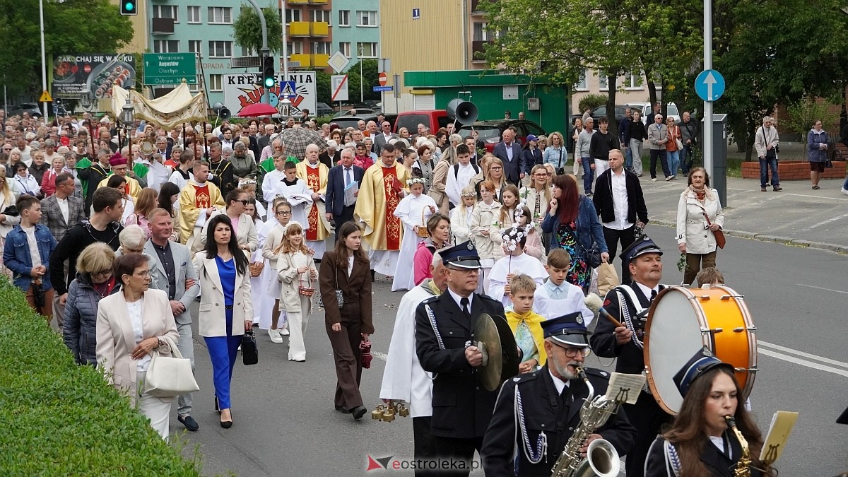 Procesja Bożego Ciała w sanktuarium pw. św. Antoniego Padewskiego w Ostrołęce [04.06.2026] - zdjęcie #53 - eOstroleka.pl