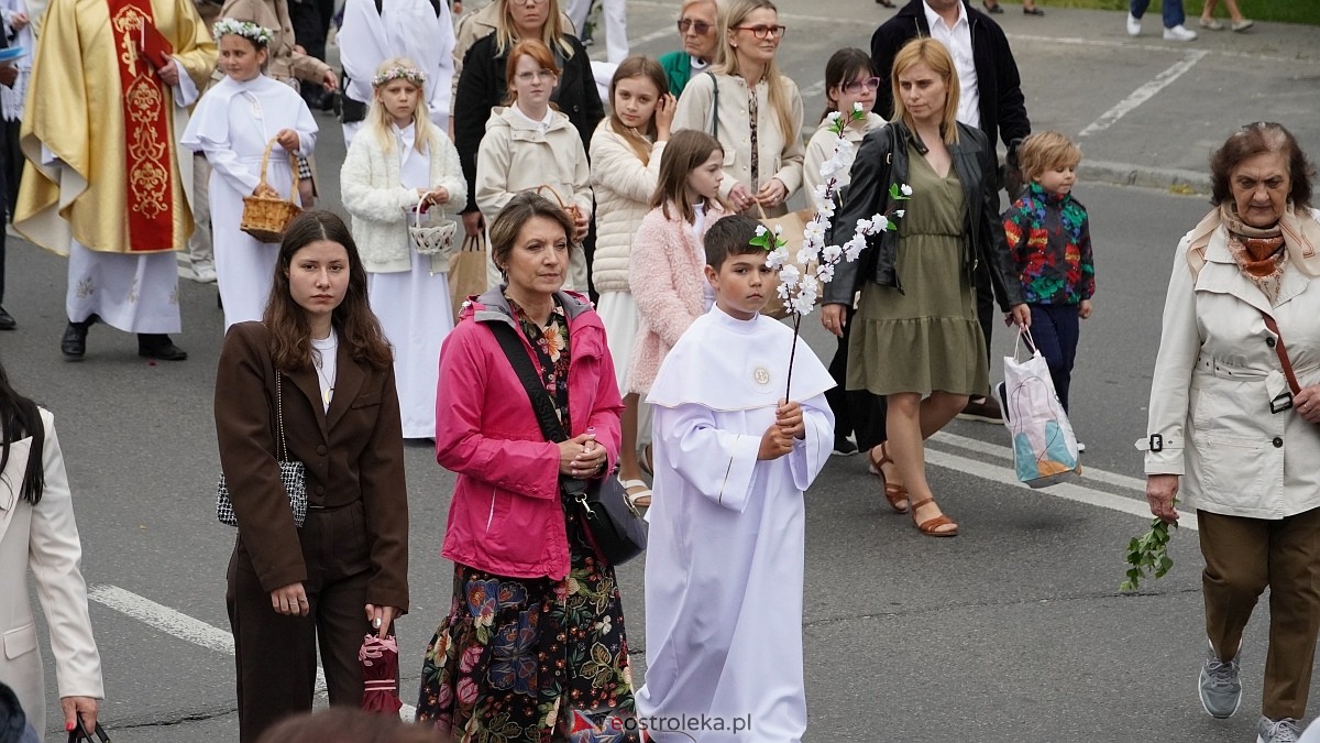 Procesja Bożego Ciała w sanktuarium pw. św. Antoniego Padewskiego w Ostrołęce [04.06.2026] - zdjęcie #47 - eOstroleka.pl