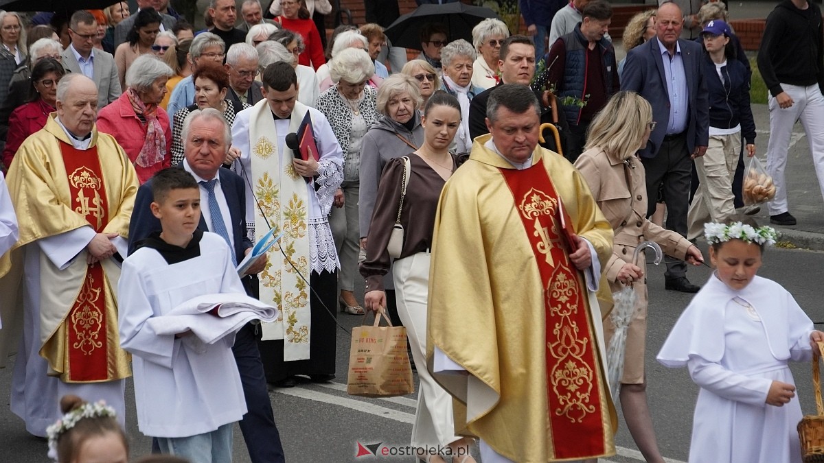 Procesja Bożego Ciała w sanktuarium pw. św. Antoniego Padewskiego w Ostrołęce [04.06.2026] - zdjęcie #41 - eOstroleka.pl