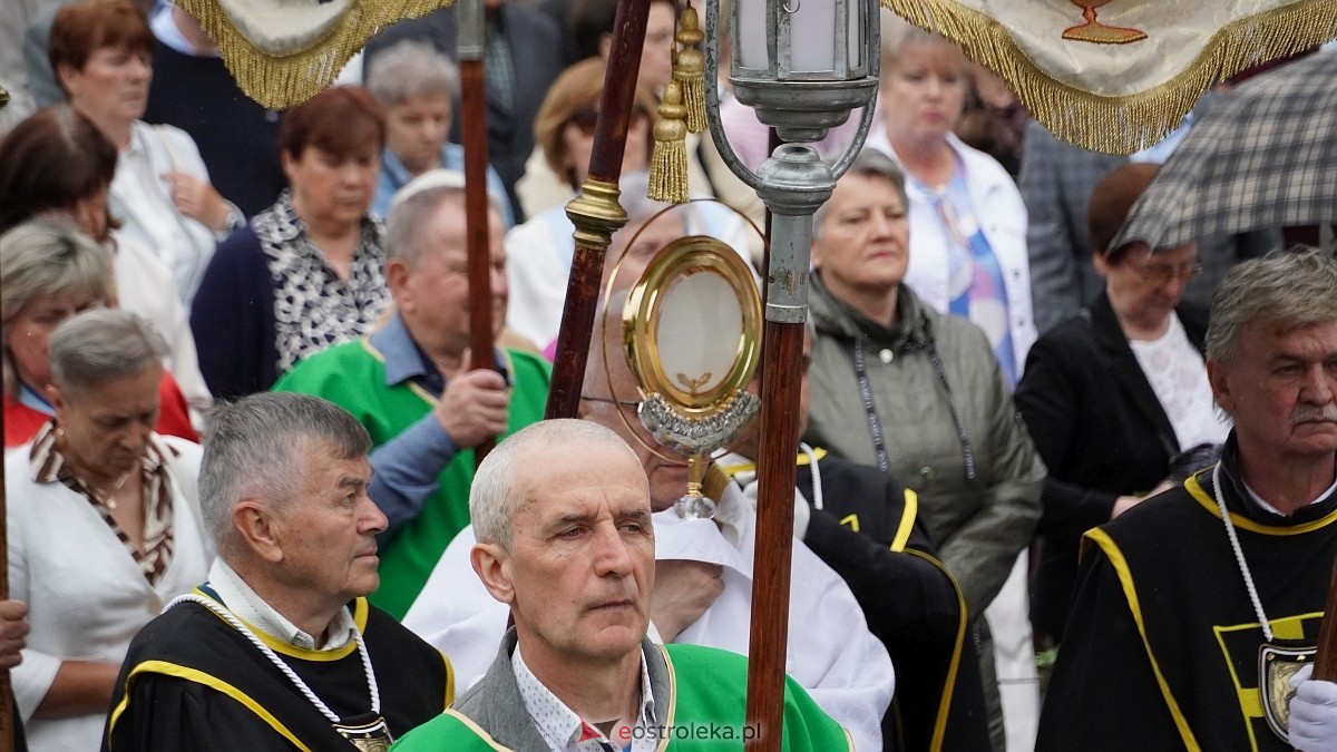 Procesja Bożego Ciała w sanktuarium pw. św. Antoniego Padewskiego w Ostrołęce [04.06.2026] - zdjęcie #30 - eOstroleka.pl