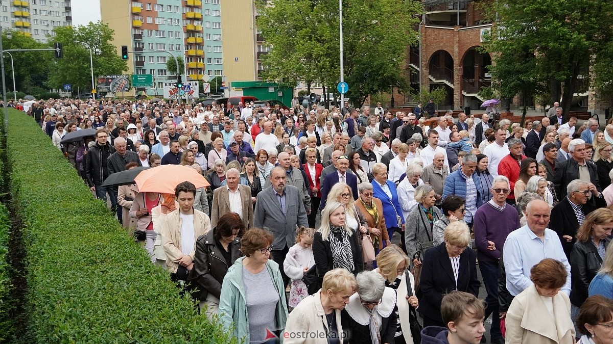 Procesja Bożego Ciała w sanktuarium pw. św. Antoniego Padewskiego w Ostrołęce [04.06.2026] - zdjęcie #16 - eOstroleka.pl