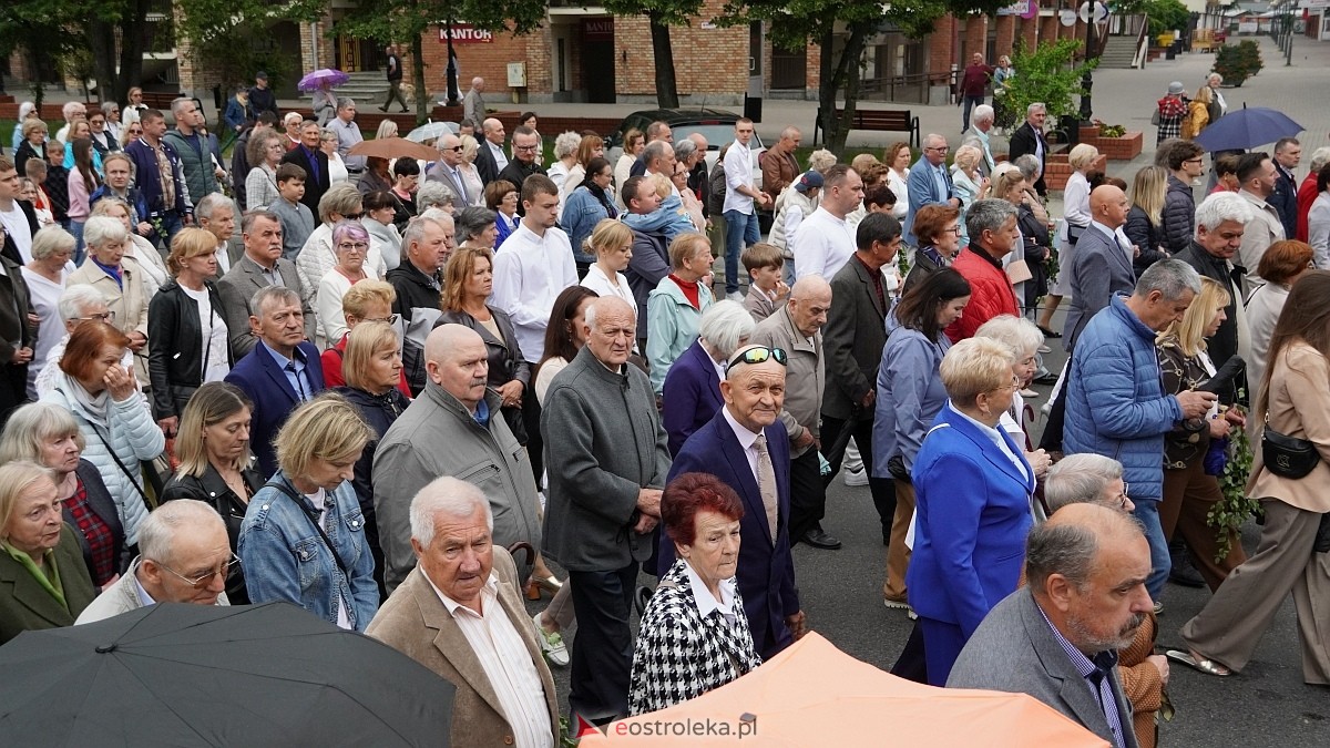 Procesja Bożego Ciała w sanktuarium pw. św. Antoniego Padewskiego w Ostrołęce [04.06.2026] - zdjęcie #4 - eOstroleka.pl