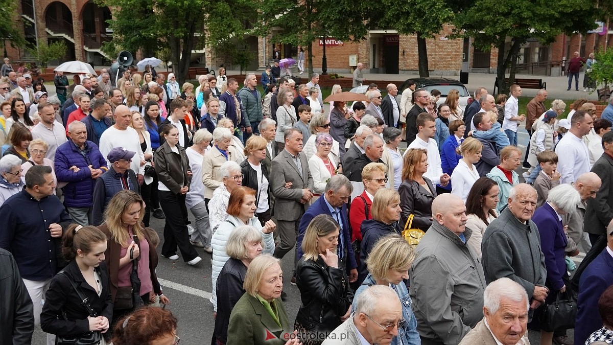 Procesja Bożego Ciała w sanktuarium pw. św. Antoniego Padewskiego w Ostrołęce [04.06.2026] - zdjęcie #39 - eOstroleka.pl
