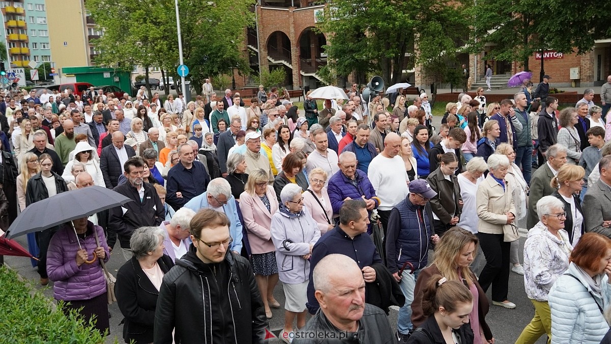 Procesja Bożego Ciała w sanktuarium pw. św. Antoniego Padewskiego w Ostrołęce [04.06.2026] - zdjęcie #37 - eOstroleka.pl
