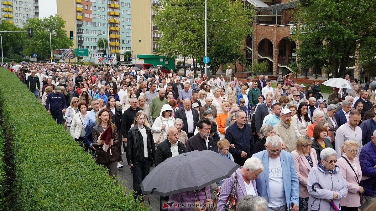 Procesja Bożego Ciała w sanktuarium pw. św. Antoniego Padewskiego w Ostrołęce [04.06.2026] - zdjęcie #35 - eOstroleka.pl