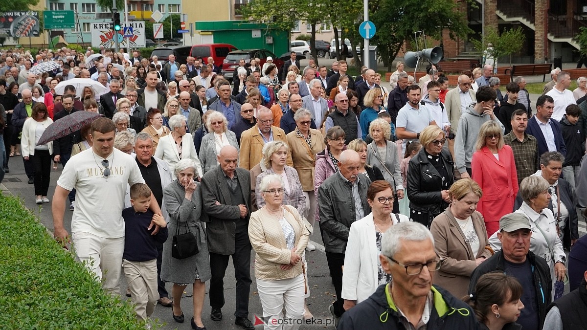 Procesja Bożego Ciała w sanktuarium pw. św. Antoniego Padewskiego w Ostrołęce [04.06.2026] - zdjęcie #15 - eOstroleka.pl