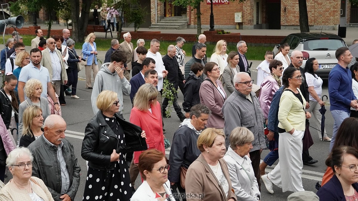 Procesja Bożego Ciała w sanktuarium pw. św. Antoniego Padewskiego w Ostrołęce [04.06.2026] - zdjęcie #11 - eOstroleka.pl