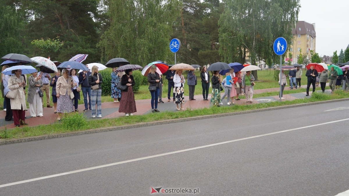 Procesja Bożego Ciała w parafii pw. Zbawiciela Świata w Ostrołęce [04.06.2026] - zdjęcie #24 - eOstroleka.pl