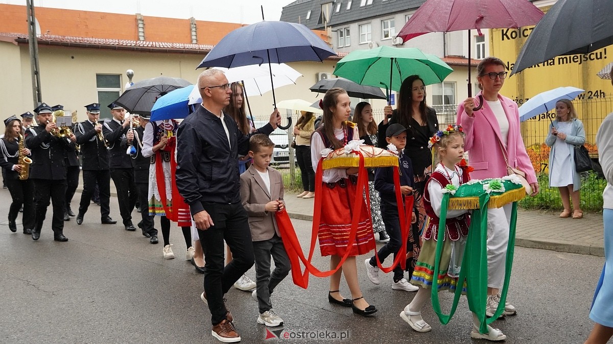 Procesja Bożego Ciała w kościele farnym [04.06.2026] - zdjęcie #99 - eOstroleka.pl