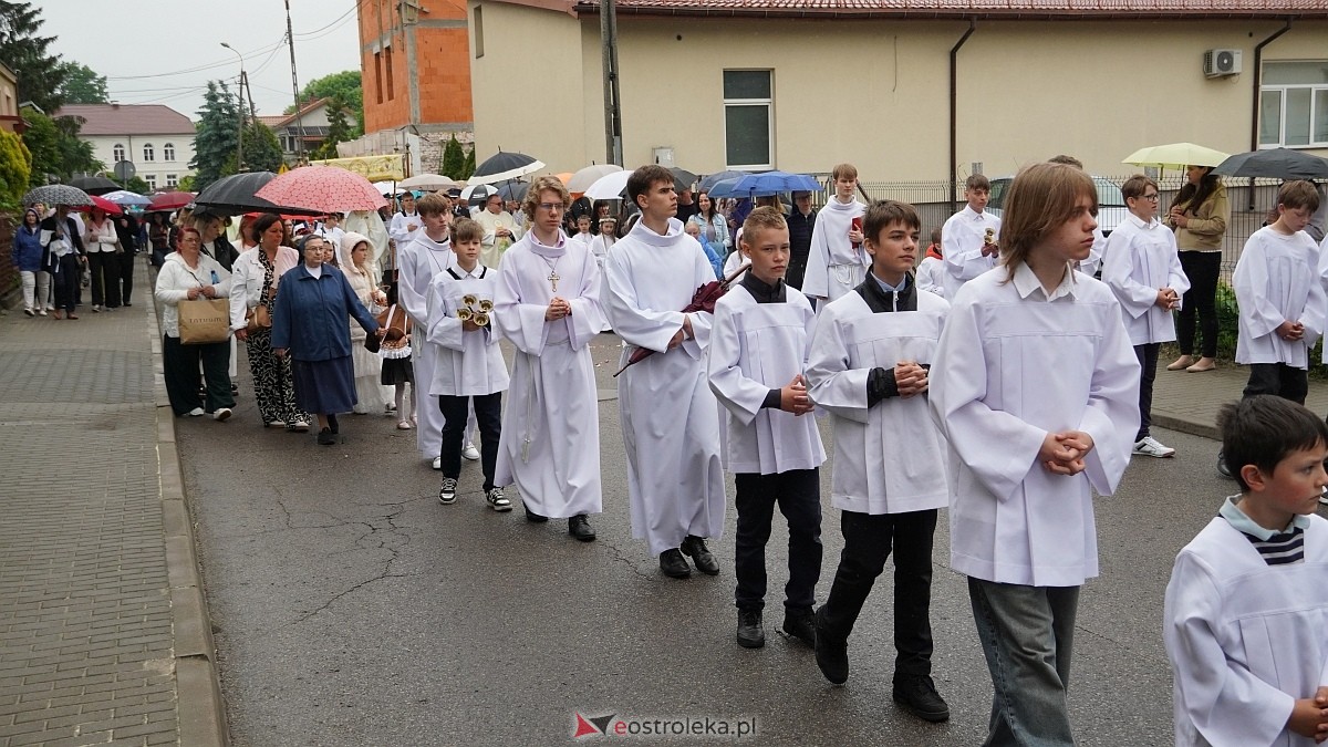Procesja Bożego Ciała w kościele farnym [04.06.2026] - zdjęcie #91 - eOstroleka.pl