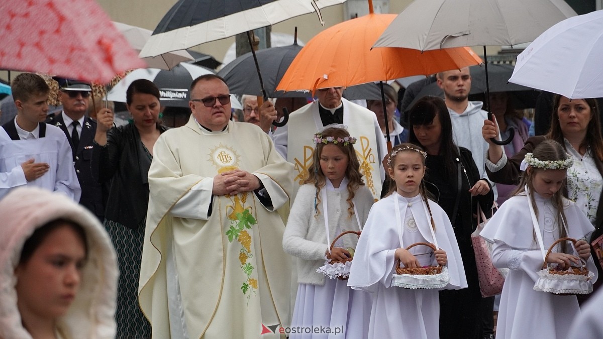 Procesja Bożego Ciała w kościele farnym [04.06.2026] - zdjęcie #90 - eOstroleka.pl