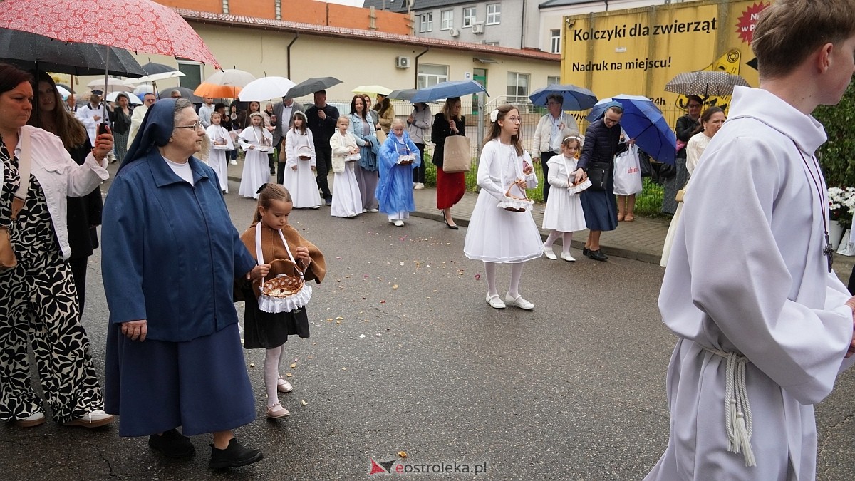 Procesja Bożego Ciała w kościele farnym [04.06.2026] - zdjęcie #88 - eOstroleka.pl