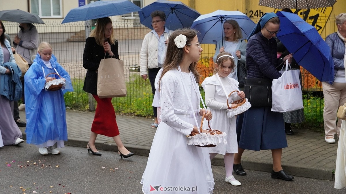 Procesja Bożego Ciała w kościele farnym [04.06.2026] - zdjęcie #87 - eOstroleka.pl