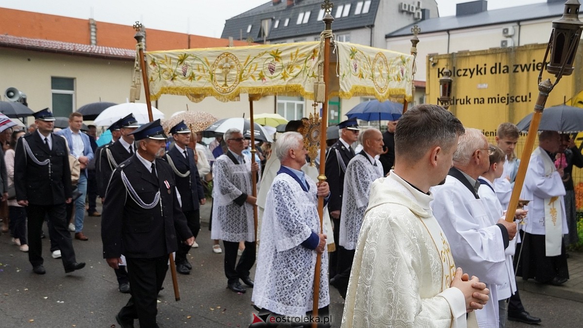Procesja Bożego Ciała w kościele farnym [04.06.2026] - zdjęcie #83 - eOstroleka.pl