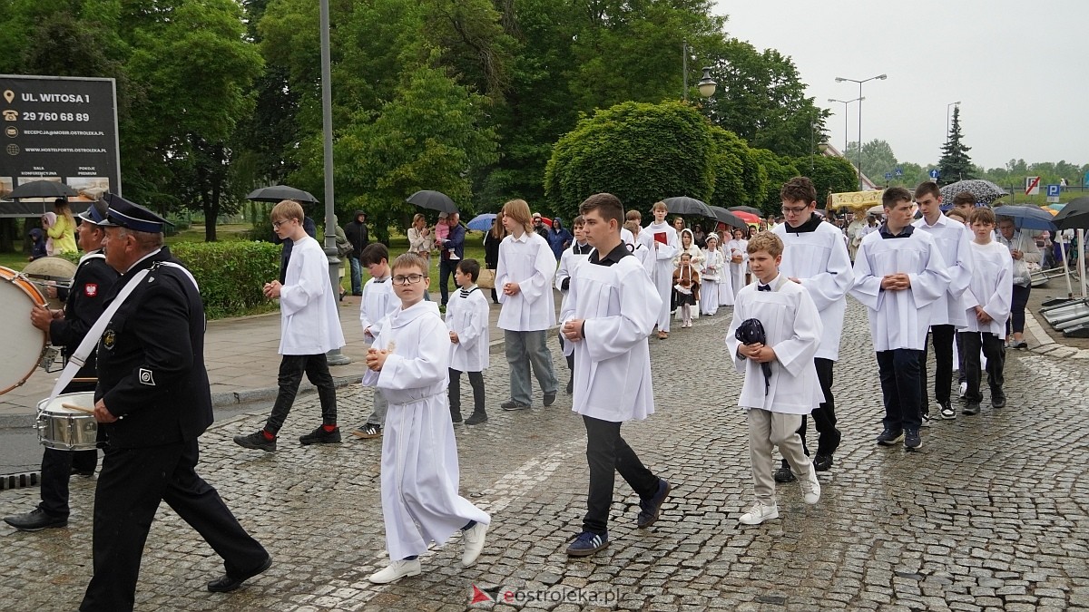Procesja Bożego Ciała w kościele farnym [04.06.2026] - zdjęcie #65 - eOstroleka.pl