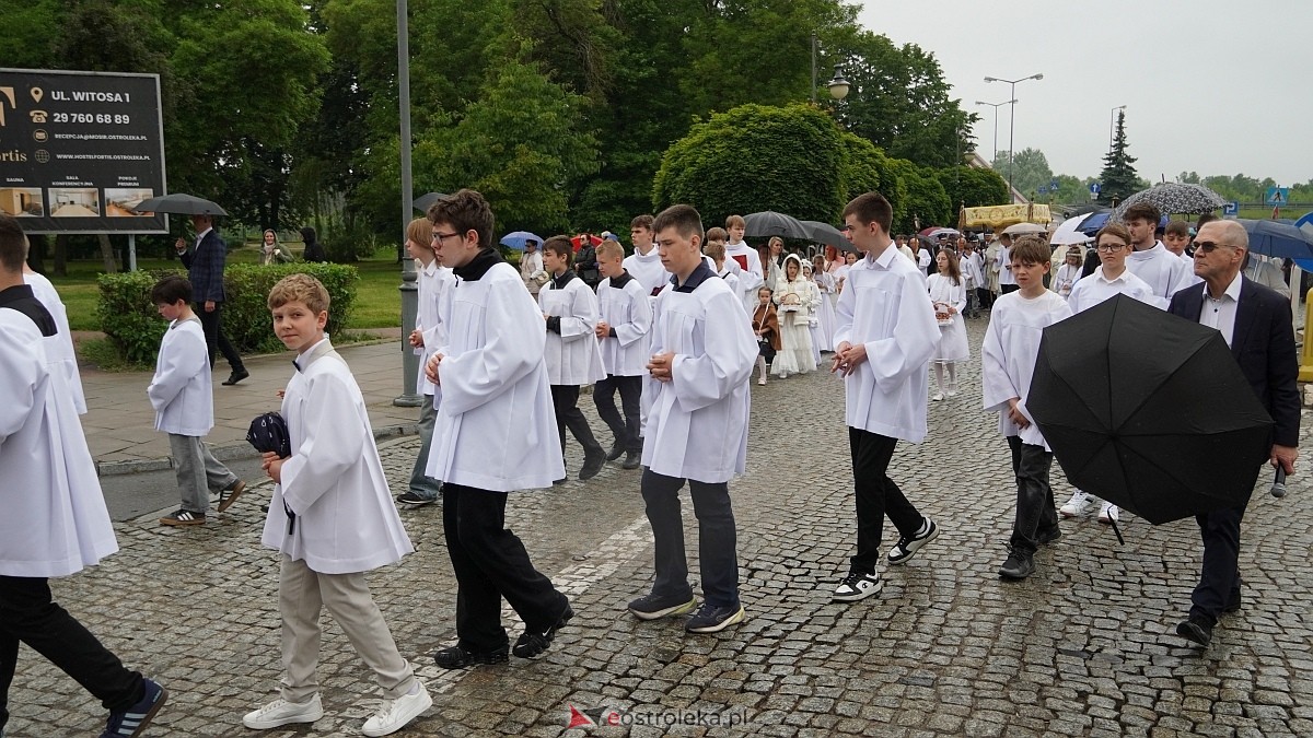 Procesja Bożego Ciała w kościele farnym [04.06.2026] - zdjęcie #61 - eOstroleka.pl