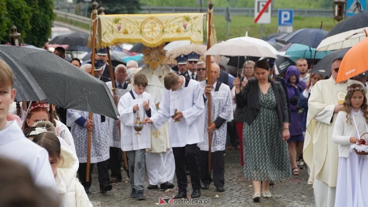Procesja Bożego Ciała w kościele farnym [04.06.2026] - zdjęcie #59 - eOstroleka.pl
