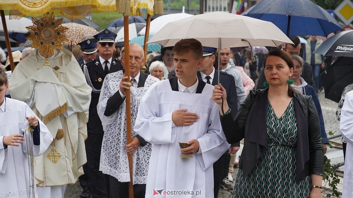 Procesja Bożego Ciała w kościele farnym [04.06.2026] - zdjęcie #54 - eOstroleka.pl