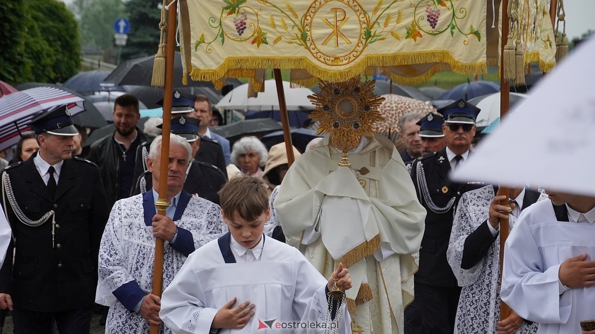 Procesja Bożego Ciała w kościele farnym [04.06.2026] - zdjęcie #53 - eOstroleka.pl