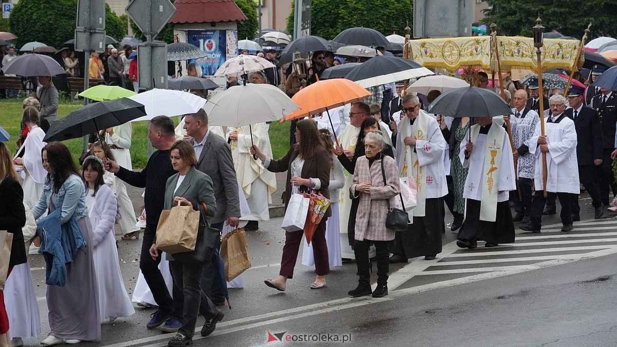 Procesja Bożego Ciała w kościele farnym [04.06.2026] - zdjęcie #49 - eOstroleka.pl