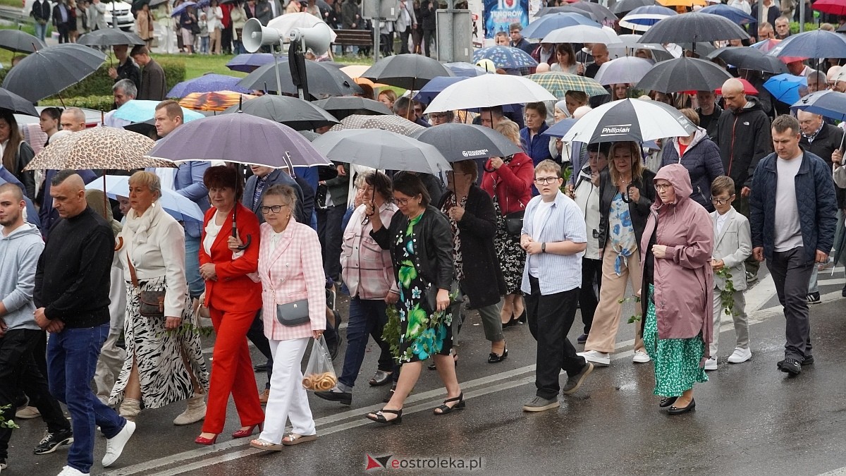 Procesja Bożego Ciała w kościele farnym [04.06.2026] - zdjęcie #43 - eOstroleka.pl