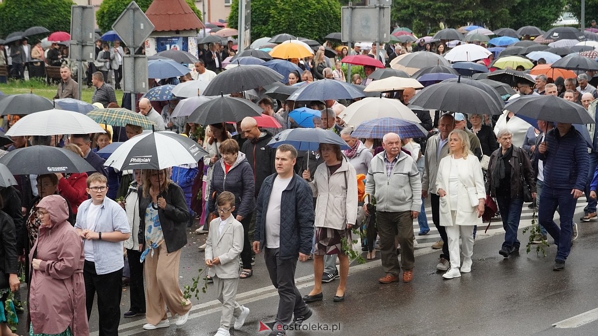 Procesja Bożego Ciała w kościele farnym [04.06.2026] - zdjęcie #41 - eOstroleka.pl