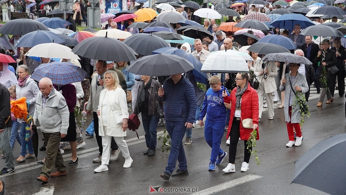 Procesja Bożego Ciała w kościele farnym [04.06.2026] - zdjęcie #37 - eOstroleka.pl