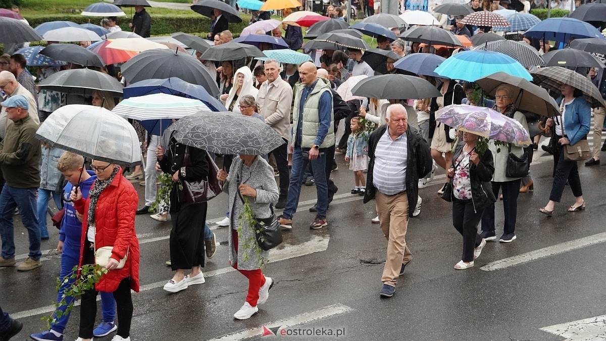 Procesja Bożego Ciała w kościele farnym [04.06.2026] - zdjęcie #32 - eOstroleka.pl