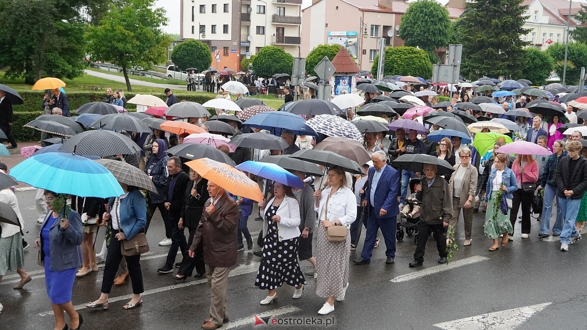 Procesja Bożego Ciała w kościele farnym [04.06.2026] - zdjęcie #27 - eOstroleka.pl