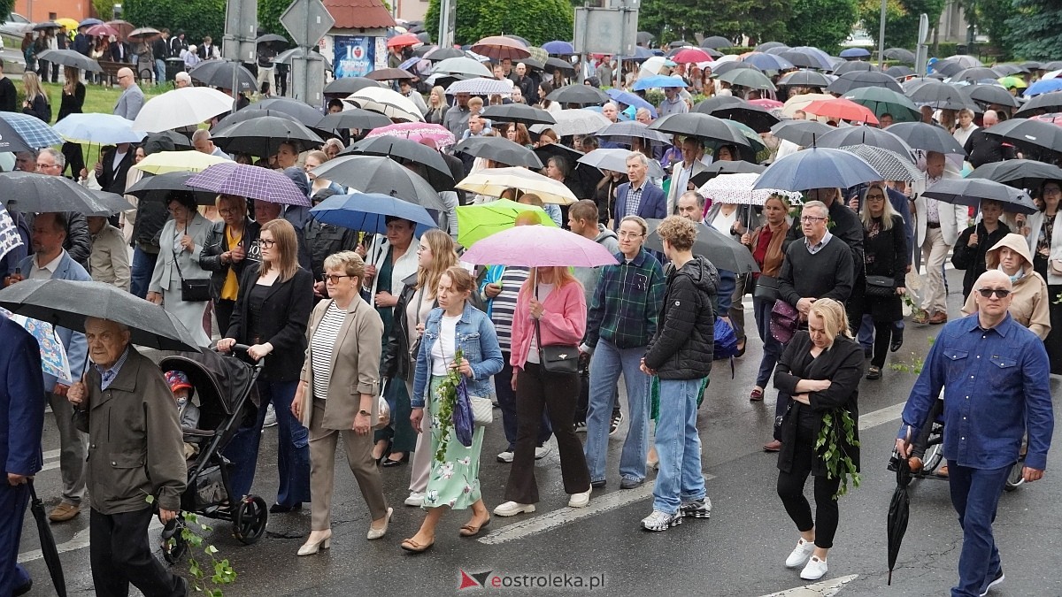 Procesja Bożego Ciała w kościele farnym [04.06.2026] - zdjęcie #25 - eOstroleka.pl