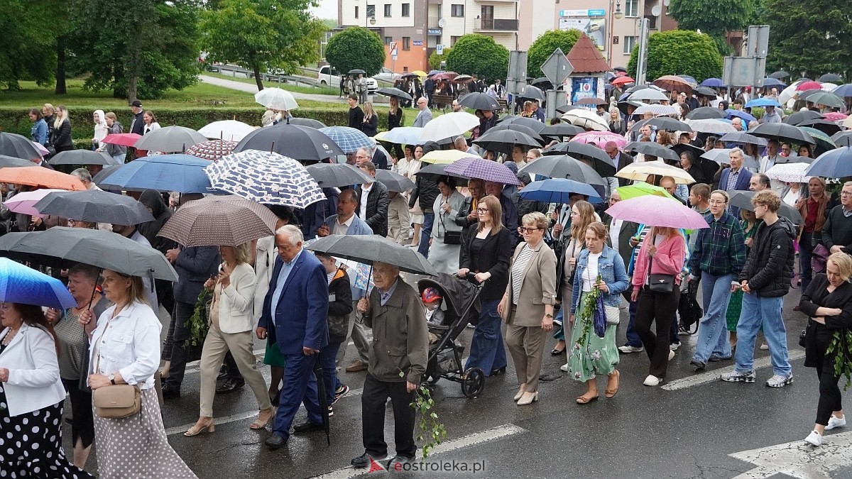Procesja Bożego Ciała w kościele farnym [04.06.2026] - zdjęcie #24 - eOstroleka.pl